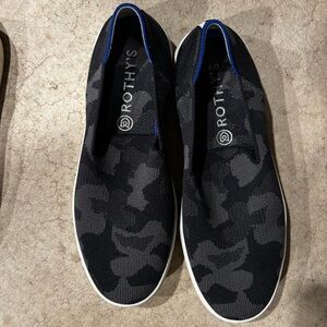 Rothy’s women’s size 8 1/2 black slip on sneakers like new